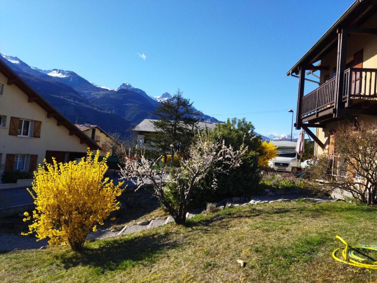 Le Ginkgo - Mont Dauphin Apartment Eygliers Екстериор снимка